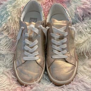 DV Dolce Vita Peeka Girls Rose Gold Sneakers Sz 5
